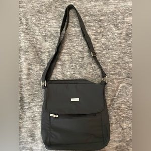 Baggalini purse, Gray exterior/bright pink interior, like new, smoke free home